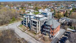 Alexandre sear courtier immobilier résidentiel chez re/max vision