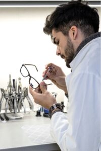 Retina optical lab